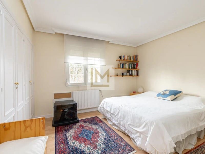 7 bedroom Villa for sale in Majadahonda with garage - € 1,790,000 (Ref: 9626236)