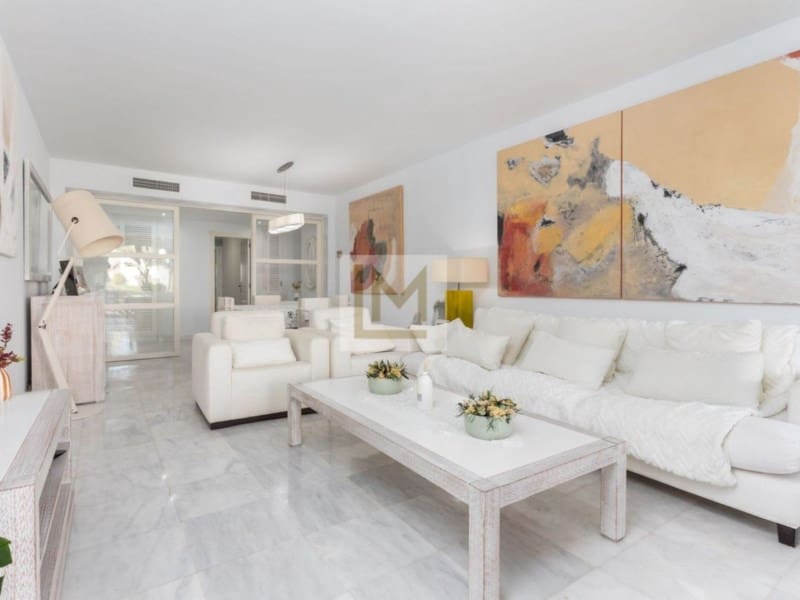 5 bedroom Beach Apartment for sale in San Pedro de Alcantara - € 1,950,000 (Ref: 9626238)