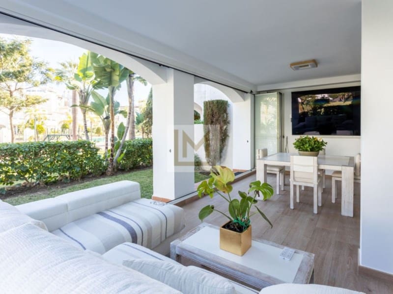 5 bedroom Beach Apartment for sale in San Pedro de Alcantara - € 1,950,000 (Ref: 9626238)