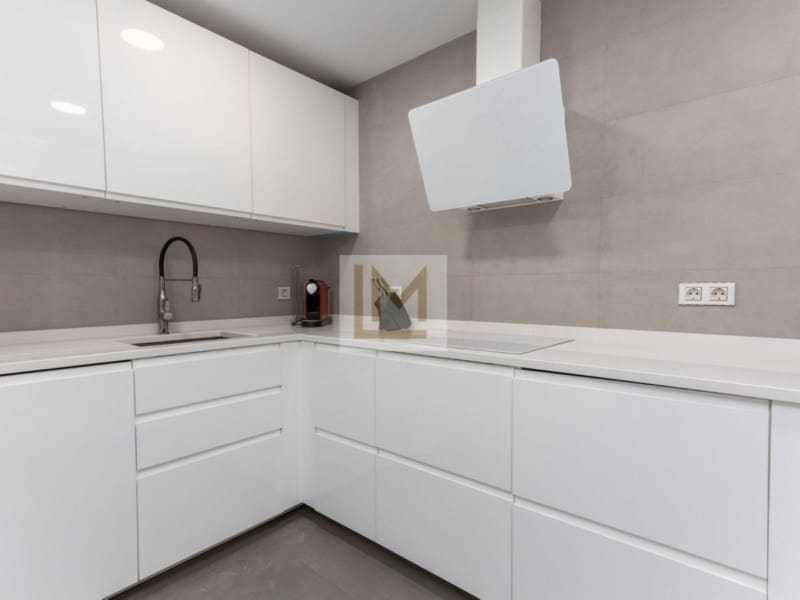 5 bedroom Beach Apartment for sale in San Pedro de Alcantara - € 1,950,000 (Ref: 9626238)