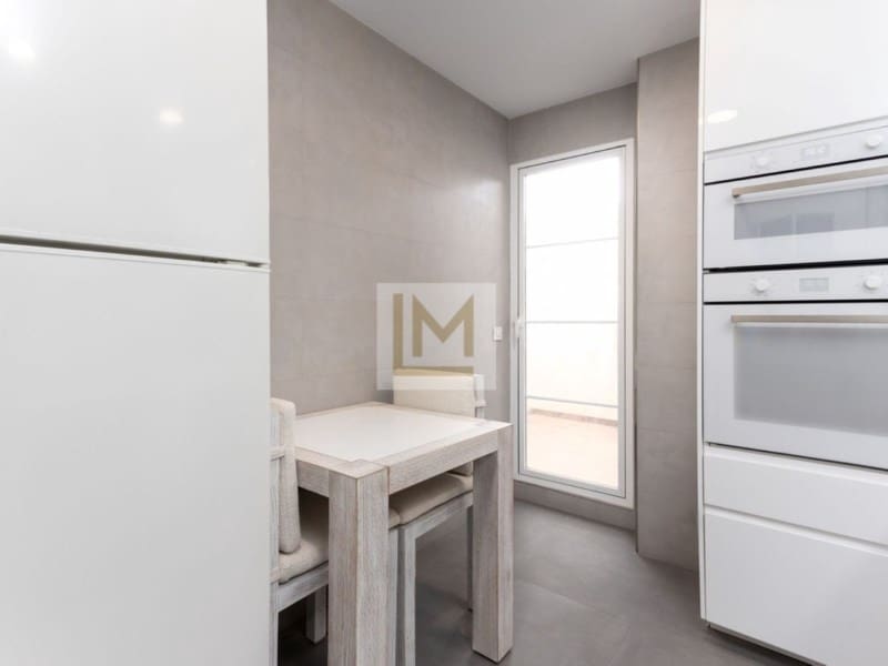 5 bedroom Beach Apartment for sale in San Pedro de Alcantara - € 1,950,000 (Ref: 9626238)