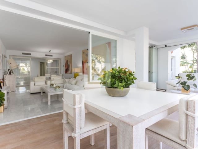 5 bedroom Beach Apartment for sale in Nueva Alcántara, Marbella - € 1,950,000 (Ref: 9626238)