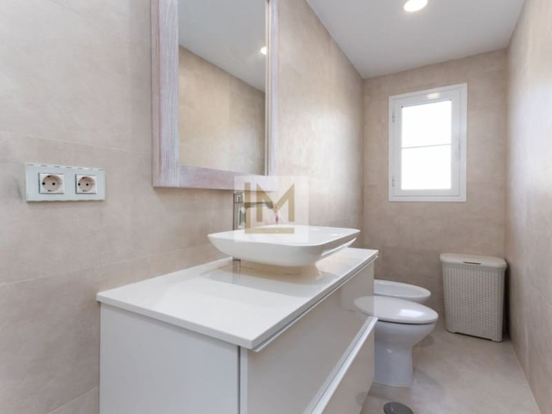 5 bedroom Beach Apartment for sale in San Pedro de Alcantara - € 1,950,000 (Ref: 9626238)