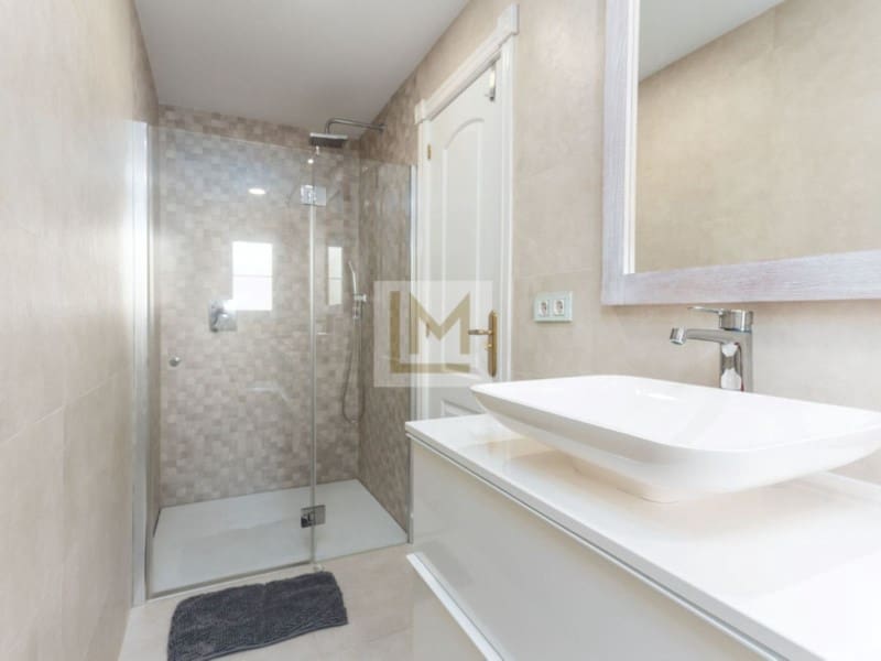 5 bedroom Beach Apartment for sale in San Pedro de Alcantara - € 1,950,000 (Ref: 9626238)