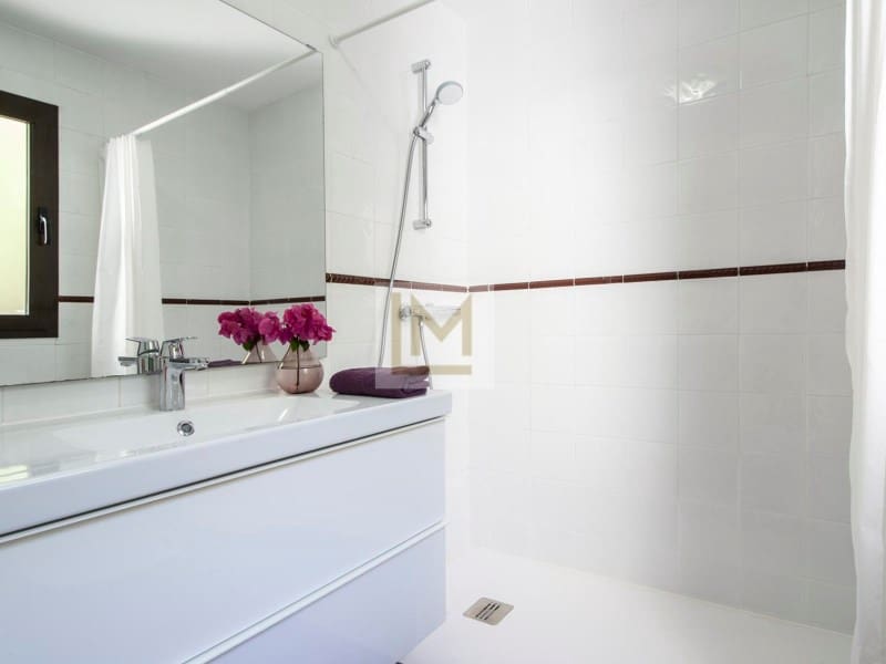 3 slaapkamer Halfvrijstaande villa te koop in Bahia de Casares met garage - € 349.000 (Ref: 9626239)