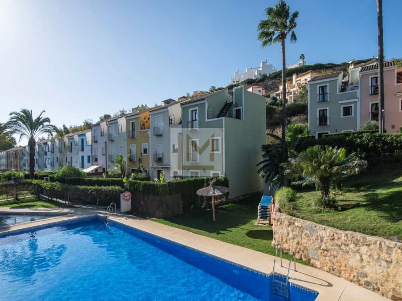 3 slaapkamer Halfvrijstaande villa te koop in Bahia de Casares met garage - € 349.000 (Ref: 9626239)