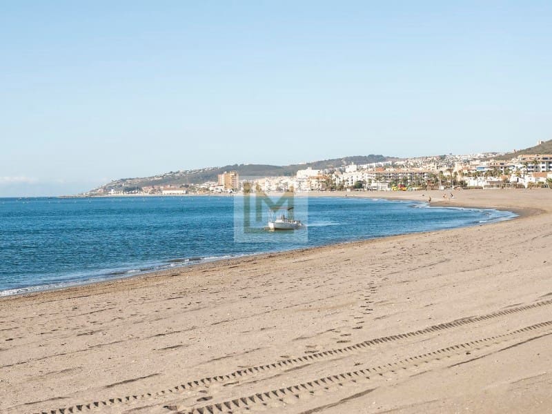 3 slaapkamer Halfvrijstaande villa te koop in Bahia de Casares met garage - € 349.000 (Ref: 9626239)