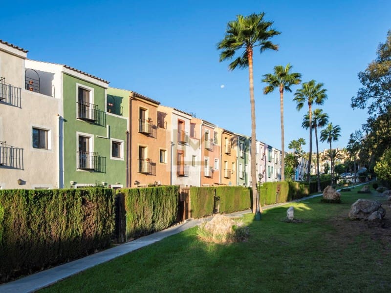 3 slaapkamer Halfvrijstaande villa te koop in Bahia de Casares met garage - € 349.000 (Ref: 9626239)