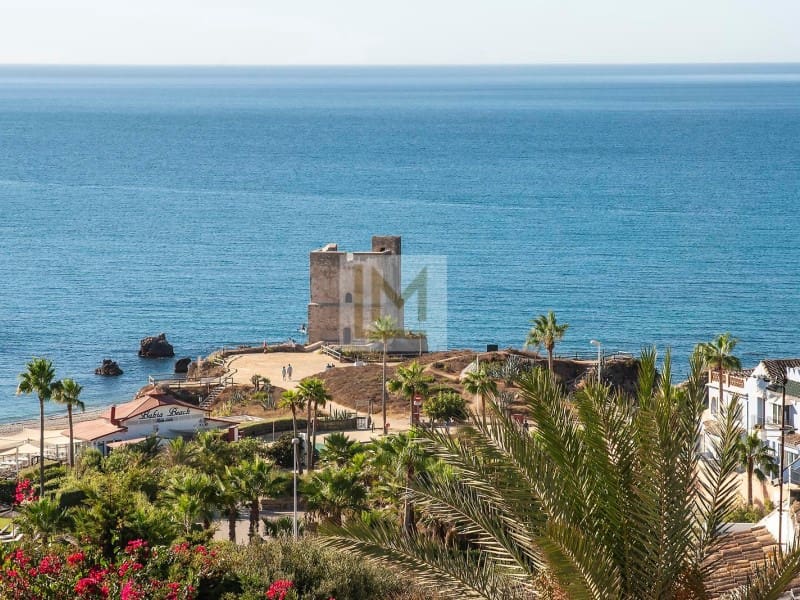 3 slaapkamer Halfvrijstaande villa te koop in Bahia de Casares met garage - € 349.000 (Ref: 9626239)