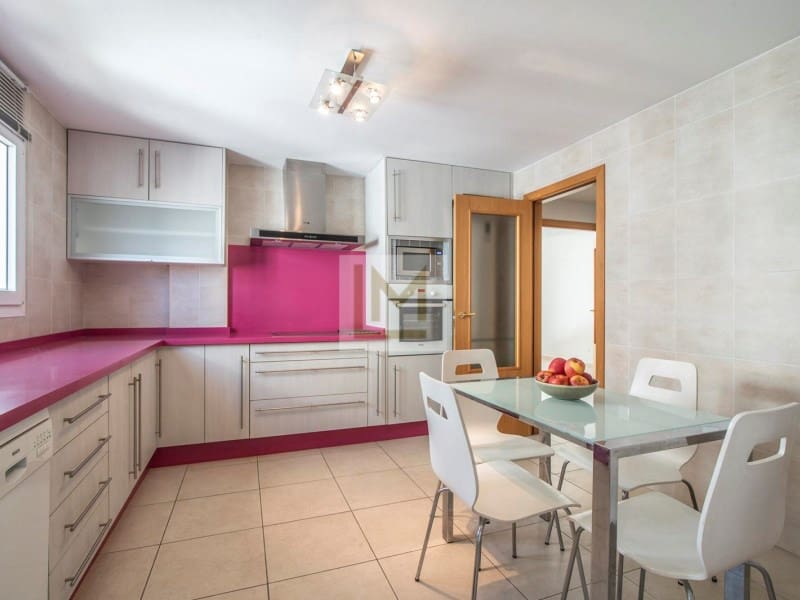 4 soverom Leilighet til salgs i Nueva Andalucia med garasje - € 465 000 (Ref: 9626240)