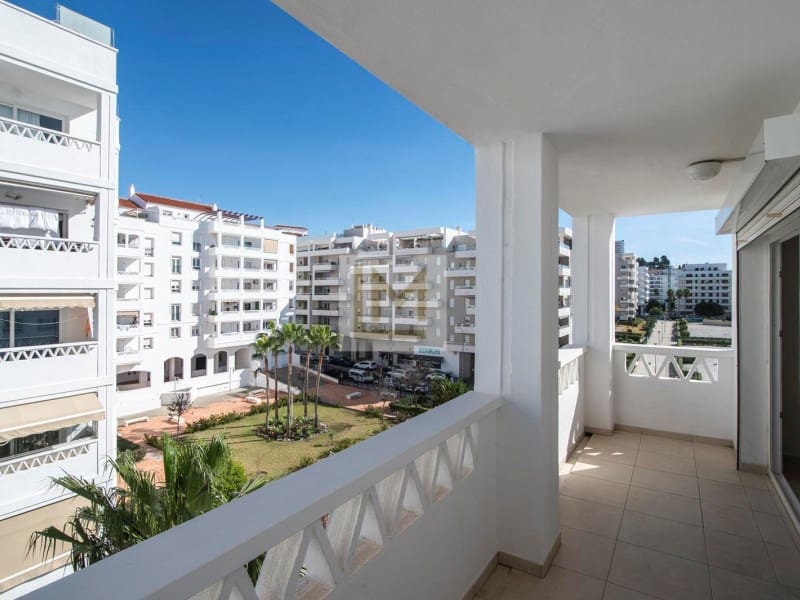 4 soverom Leilighet til salgs i Nueva Andalucia med garasje - € 465 000 (Ref: 9626240)