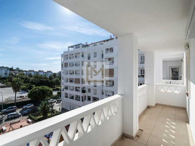 4 soverom Leilighet til salgs i Nueva Andalucia med garasje - € 465 000 (Ref: 9626240)