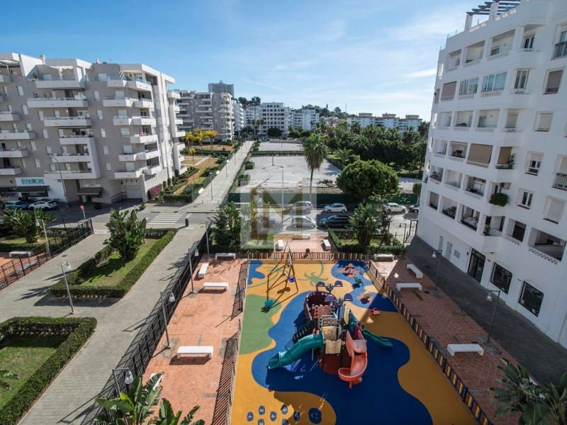 4 soverom Leilighet til salgs i Nueva Andalucia med garasje - € 465 000 (Ref: 9626240)