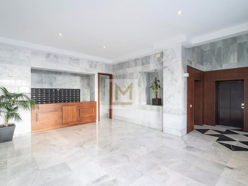 4 soverom Leilighet til salgs i Nueva Andalucia med garasje - € 465 000 (Ref: 9626240)