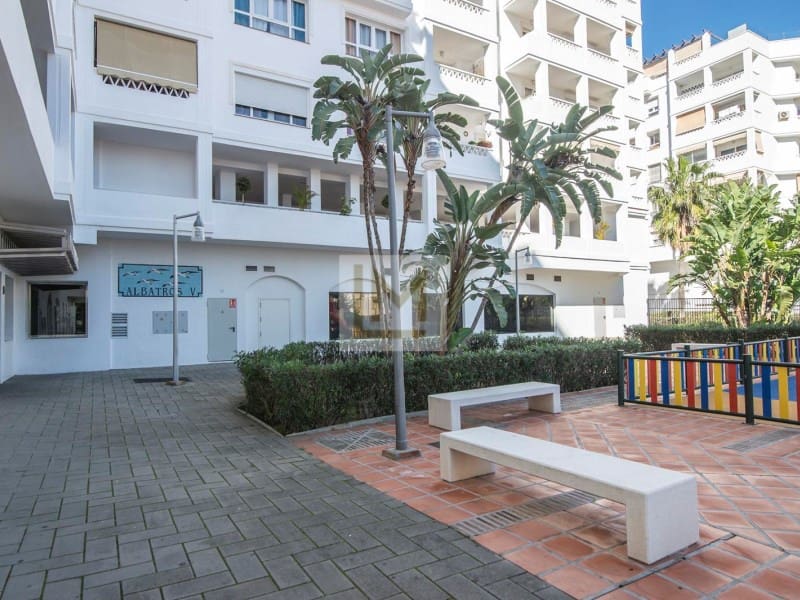 4 soverom Leilighet til salgs i Nueva Andalucia med garasje - € 465 000 (Ref: 9626240)