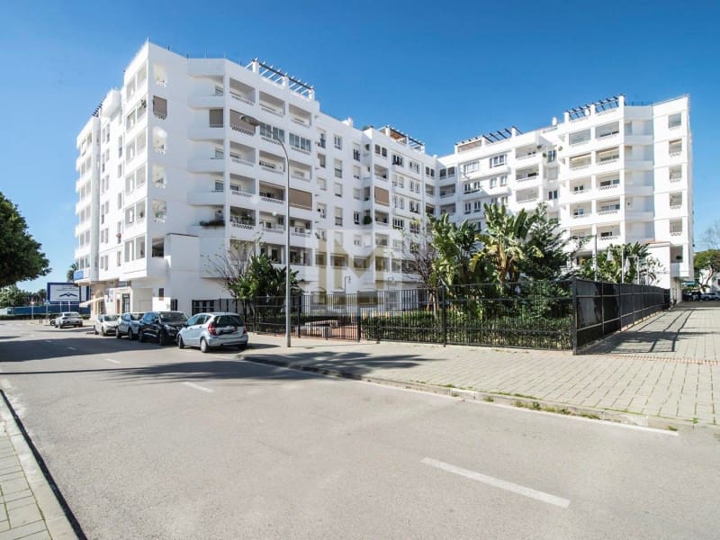 4 soverom Leilighet til salgs i Nueva Andalucia med garasje - € 465 000 (Ref: 9626240)