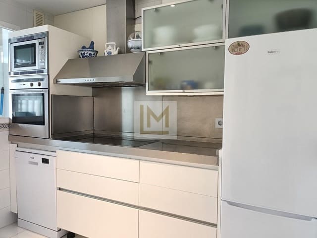 2 slaapkamer Strandappartement te huur in Saladillo-Benamara, Estepona met zwembad - € 1.700 (Ref: 9629926)