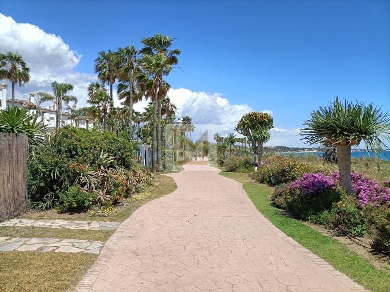 2 slaapkamer Strandappartement te huur in Saladillo-Benamara met zwembad - € 1.700 (Ref: 9629926)