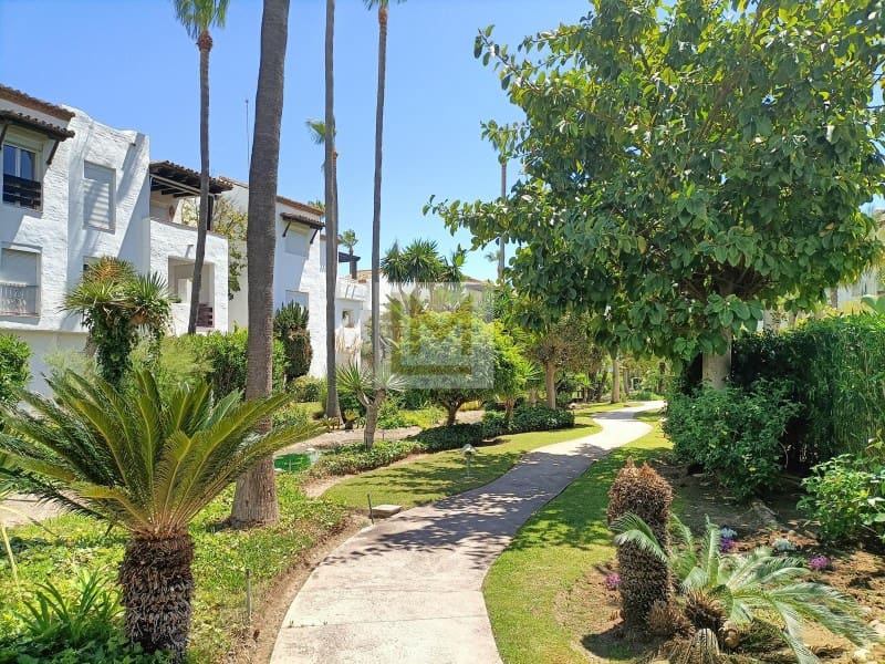 2 slaapkamer Strandappartement te huur in Saladillo-Benamara met zwembad - € 1.700 (Ref: 9629926)