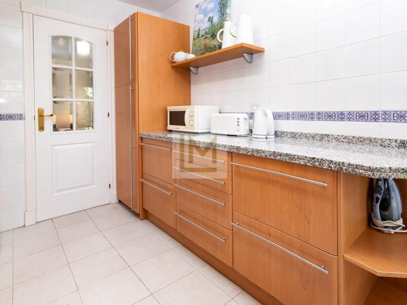 2 sovrum Strandlägenhet att hyra i San Pedro de Alcantara med pool garage - 2 250 € (Ref: 9659216)