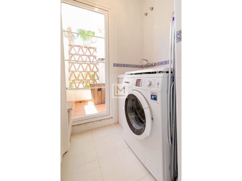 2 sovrum Strandlägenhet att hyra i San Pedro de Alcantara med pool garage - 2 250 € (Ref: 9659216)