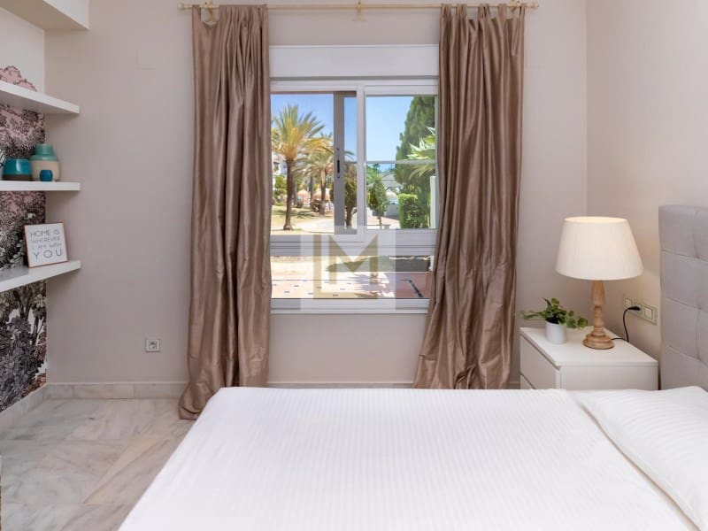 2 sovrum Strandlägenhet att hyra i San Pedro de Alcantara med pool garage - 2 250 € (Ref: 9659216)