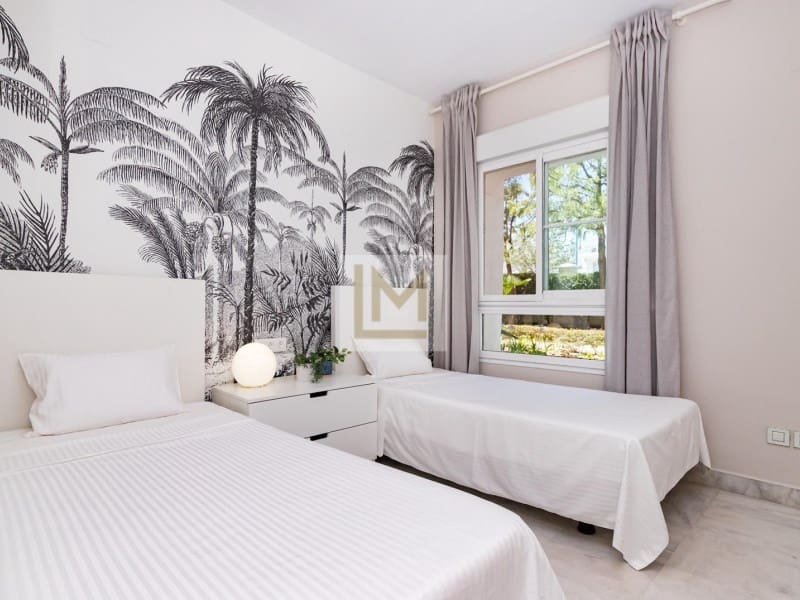 2 sovrum Strandlägenhet att hyra i San Pedro de Alcantara med pool garage - 2 250 € (Ref: 9659216)