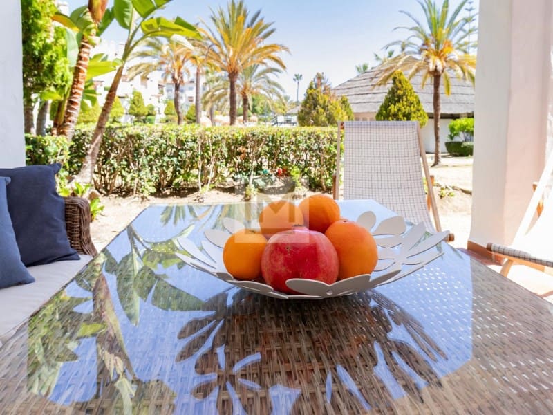 2 sovrum Strandlägenhet att hyra i San Pedro de Alcantara med pool garage - 2 250 € (Ref: 9659216)