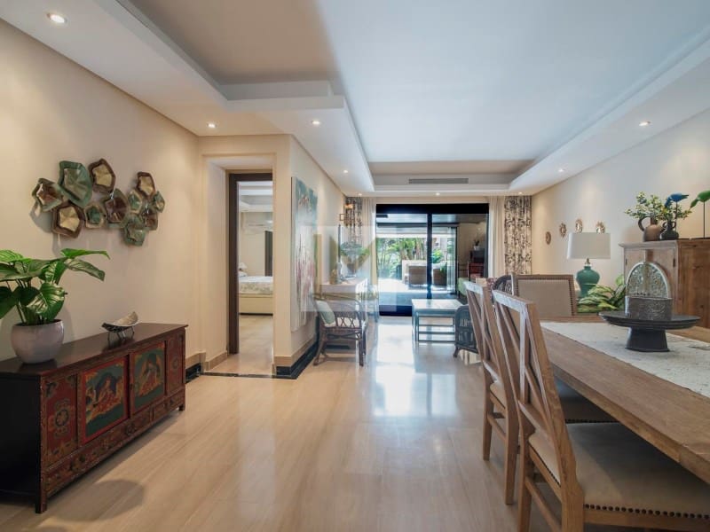 Appartement de 2 chambres à louer à New Golden Mile avec piscine garage - 2 600 € (Ref: 9674021)