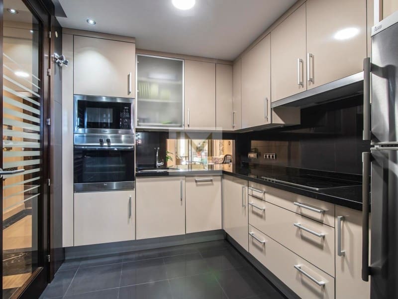 Appartement de 2 chambres à louer à New Golden Mile avec piscine garage - 2 600 € (Ref: 9674021)