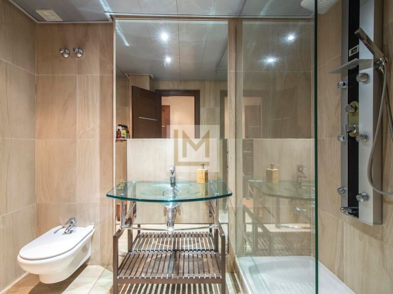 Appartement de 2 chambres à louer à New Golden Mile avec piscine garage - 2 600 € (Ref: 9674021)