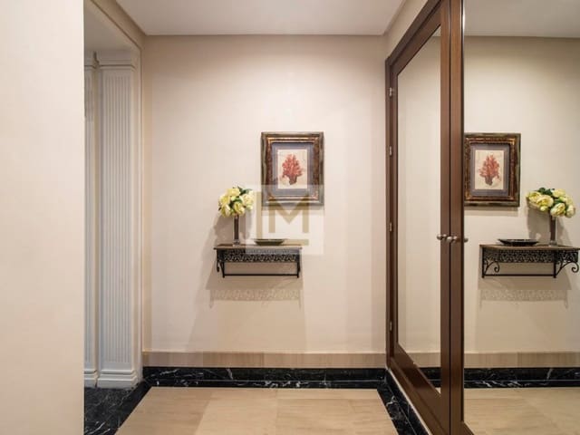 Appartement de 2 chambres à louer à El Padrón, Estepona avec piscine garage - 2 600 € (Ref: 9674021)