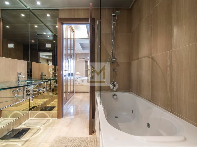 Appartement de 2 chambres à louer à New Golden Mile avec piscine garage - 2 600 € (Ref: 9674021)