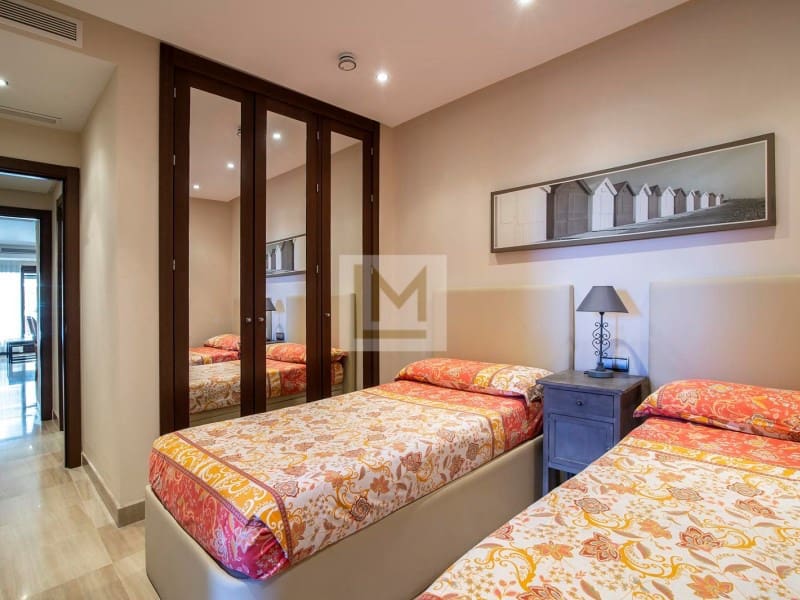 Appartement de 2 chambres à louer à New Golden Mile avec piscine garage - 2 600 € (Ref: 9674021)