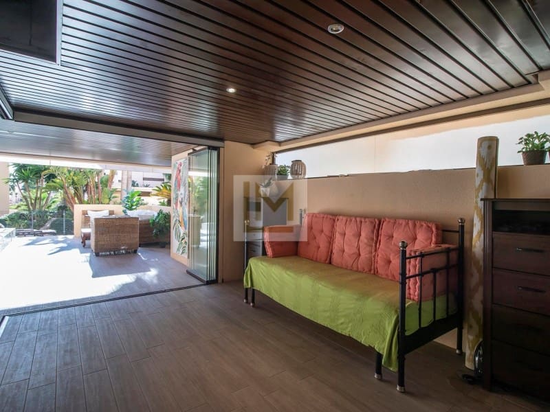 Appartement de 2 chambres à louer à New Golden Mile avec piscine garage - 2 600 € (Ref: 9674021)