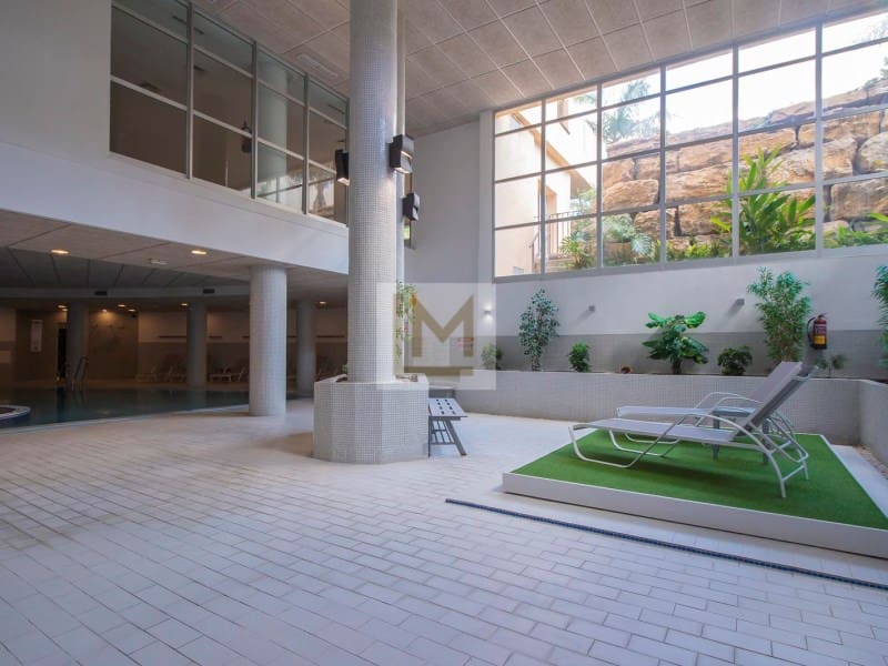 Appartement de 2 chambres à louer à New Golden Mile avec piscine garage - 2 600 € (Ref: 9674021)