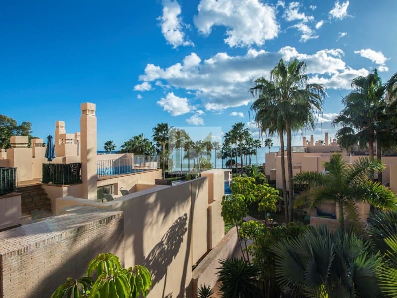 Appartement de 2 chambres à louer à New Golden Mile avec piscine garage - 2 600 € (Ref: 9674021)