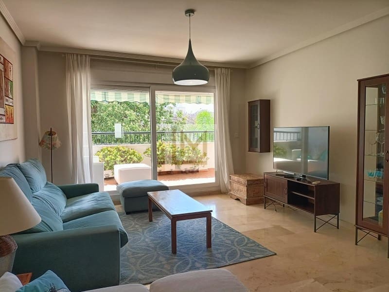 2 sovrum Lägenhet att hyra i San Pedro de Alcantara med pool garage - 1 700 € (Ref: 9682430)