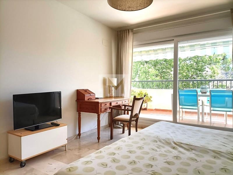 2 sovrum Lägenhet att hyra i San Pedro de Alcantara med pool garage - 1 700 € (Ref: 9682430)