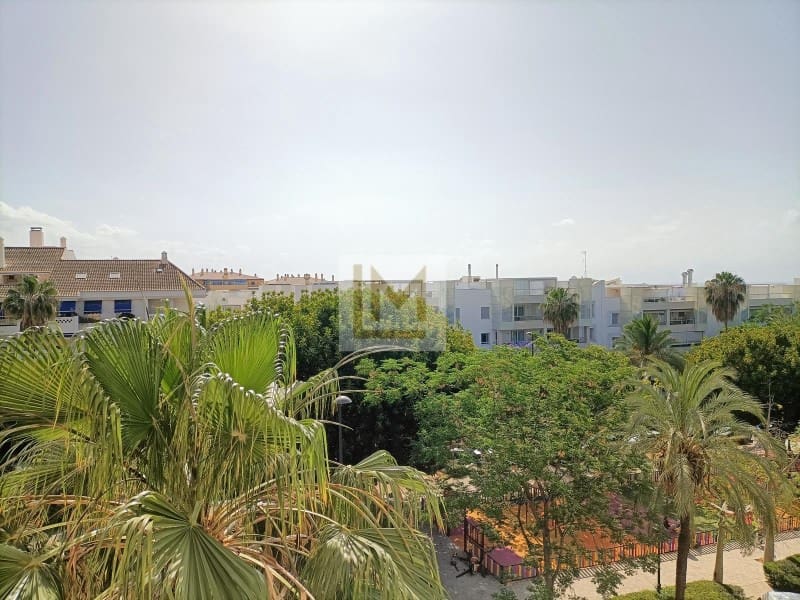2 bedroom Apartment for holiday rental in San Pedro de Alcantara with pool garage - € 4,500 (Ref: 9721495)