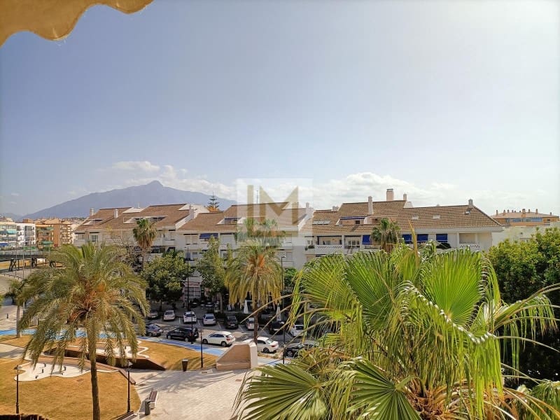 2 bedroom Apartment for holiday rental in San Pedro de Alcantara with pool garage - € 4,500 (Ref: 9721495)