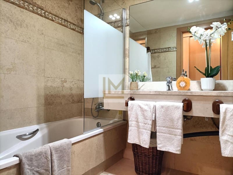 2 bedroom Apartment for holiday rental in San Pedro de Alcantara with pool garage - € 4,500 (Ref: 9721495)