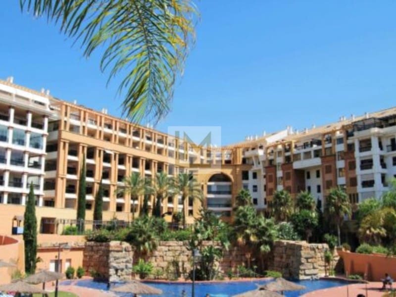 2 bedroom Apartment for holiday rental in San Pedro de Alcantara with pool garage - € 4,500 (Ref: 9721495)