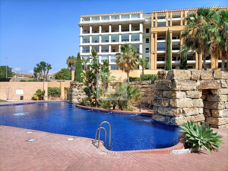 2 bedroom Apartment for holiday rental in San Pedro de Alcantara with pool garage - € 4,500 (Ref: 9721495)