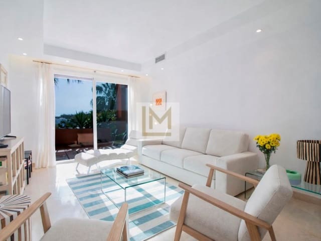 3 soveværelse Penthouse til leje i Lomas De Marbella, Marbella med swimmingpool garage - € 3.300 (Ref: 9758727)