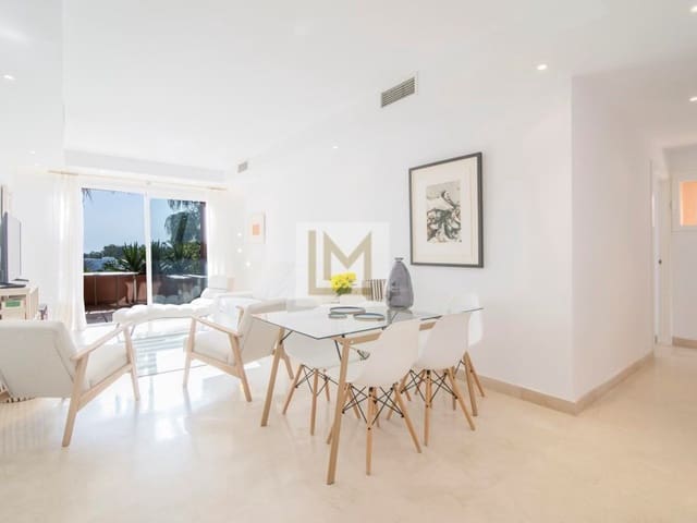 3 soveværelse Penthouse til leje i Lomas De Marbella, Marbella med swimmingpool garage - € 3.300 (Ref: 9758727)