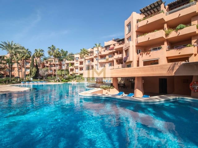 3 soveværelse Penthouse til leje i Lomas De Marbella, Marbella med swimmingpool garage - € 3.300 (Ref: 9758727)