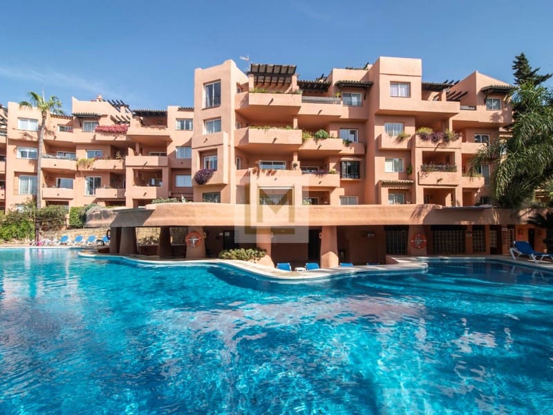 3 soveværelse Penthouse til leje i Golden Mile med swimmingpool garage - € 3.300 (Ref: 9758727)