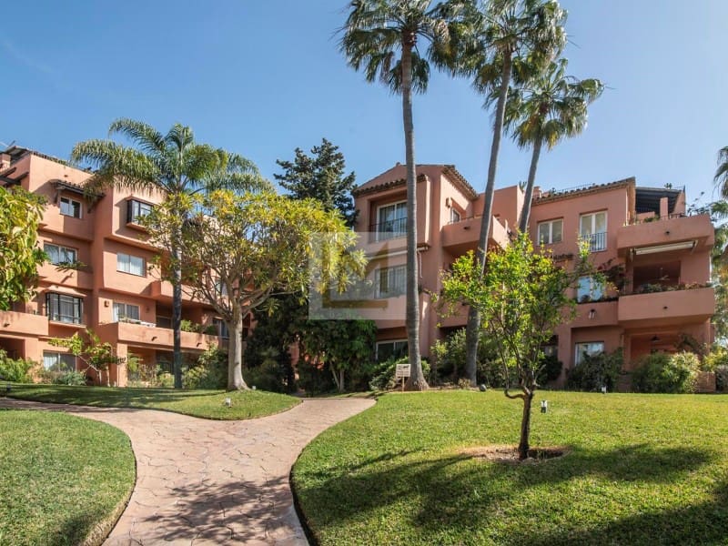 3 soveværelse Penthouse til leje i Golden Mile med swimmingpool garage - € 3.300 (Ref: 9758727)