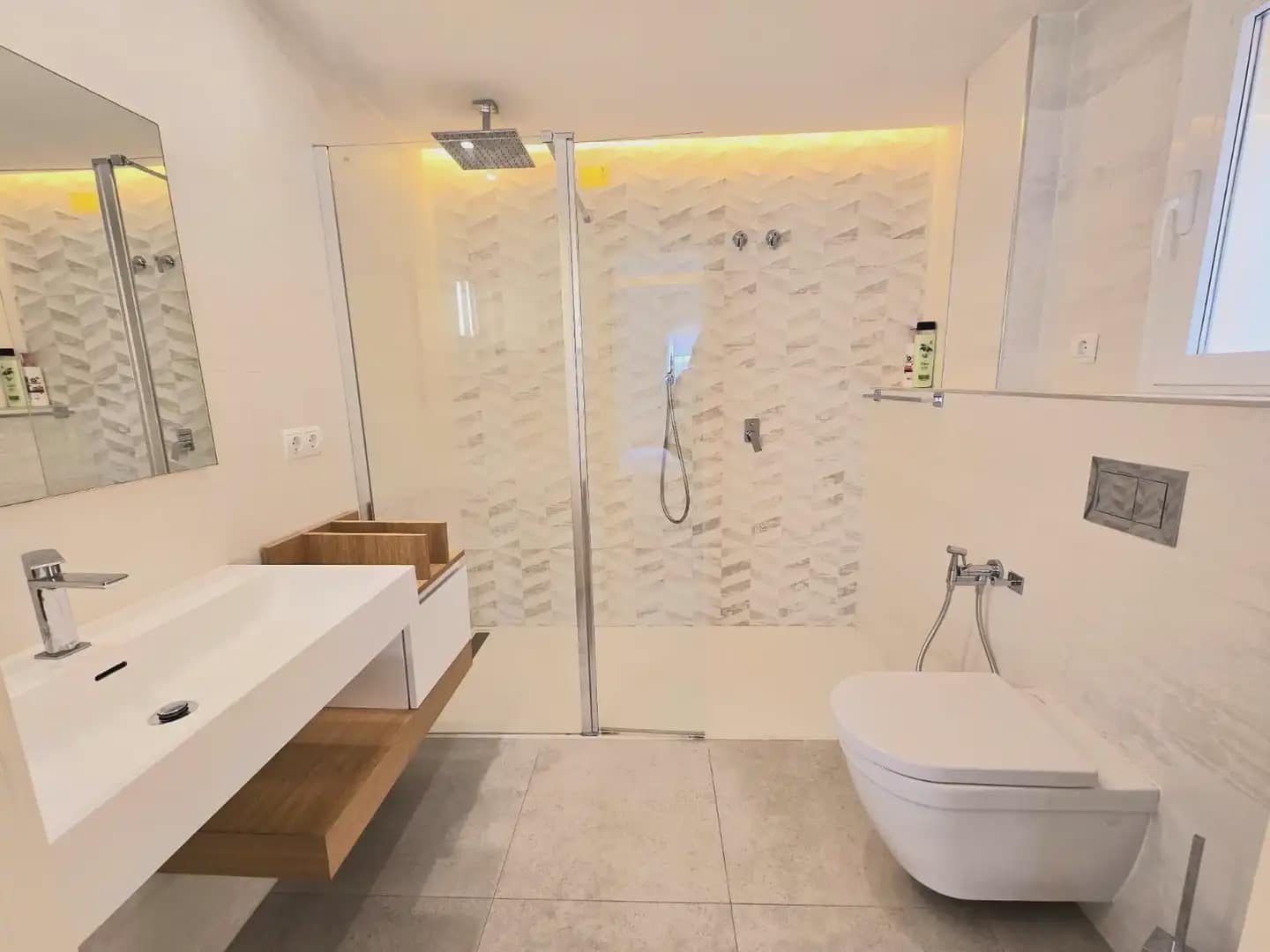 4 Zimmer Wohnung zu verkaufen in Marbella mit Pool Garage - 675.000 € (Ref: 9843836)